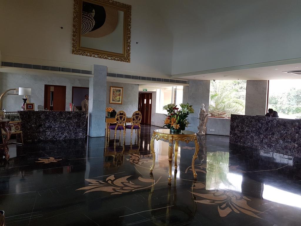 Atrio By Devam Hotel Gurgaon Exterior foto
