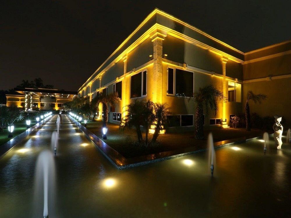 Atrio By Devam Hotel Gurgaon Exterior foto