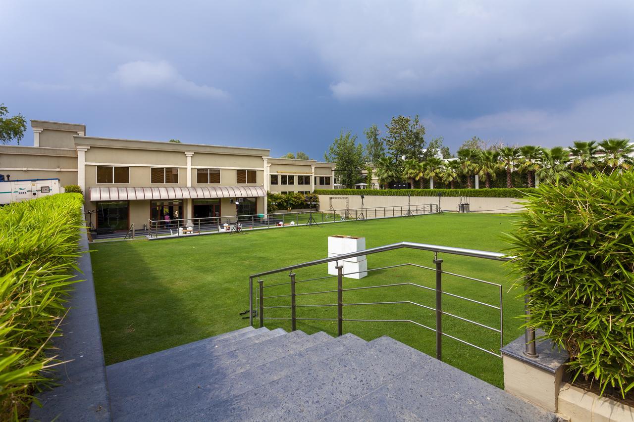 Atrio By Devam Hotel Gurgaon Exterior foto