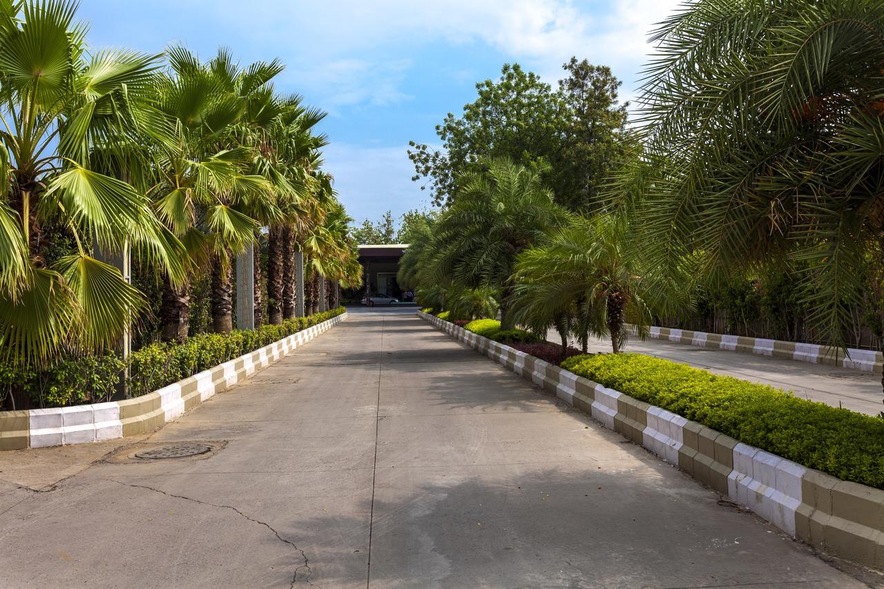 Atrio By Devam Hotel Gurgaon Exterior foto
